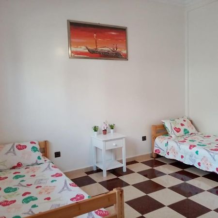 Grand Appartement à 5 mn de la plage Agadir Esterno foto